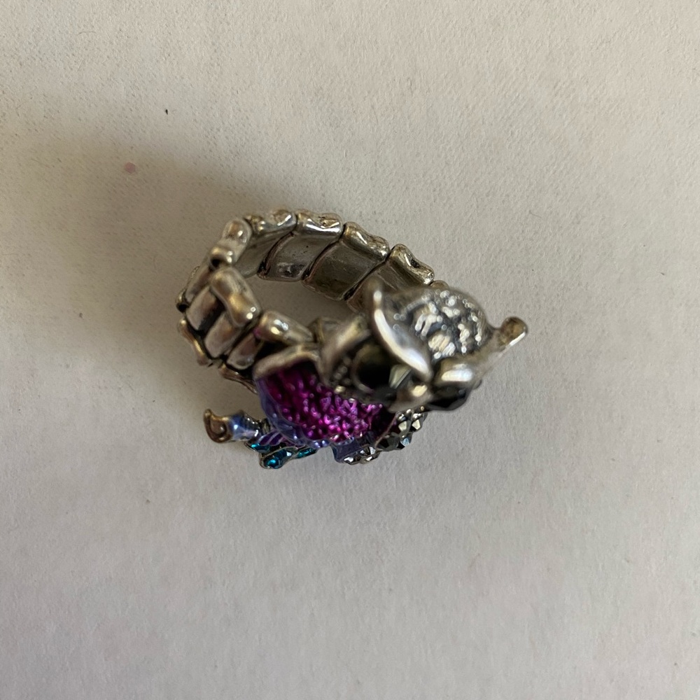 Ring - Picture 2 of 4